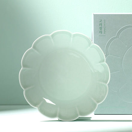Celadon Dish (Flower Shape)
