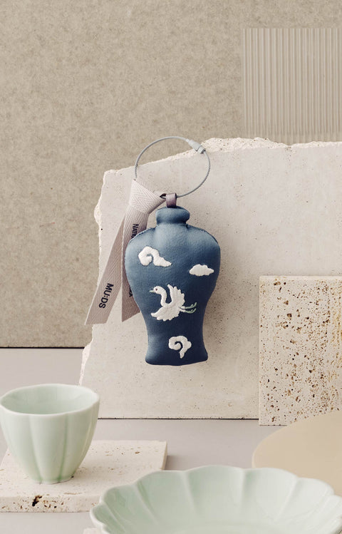 Goryeo Celadon Keyring (Vase with Cranes and Clouds)