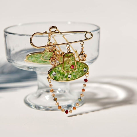 Brooch (Gat)