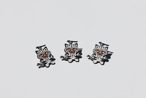 Badge (Magpie Tiger)