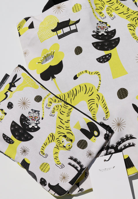 Badge (Magpie Tiger)