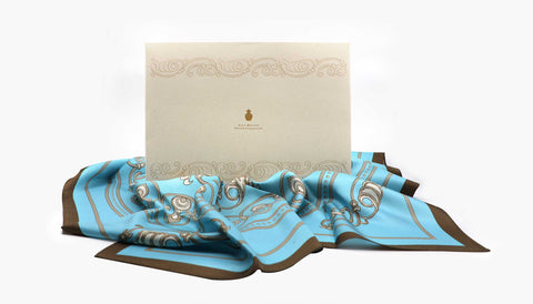 Foulard d'urne extérieure Sarira en bronze doré