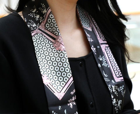 Lacquerware pattern scarf