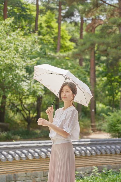 The Smile of Silla Umbrella for Both Sun and Rain Protection