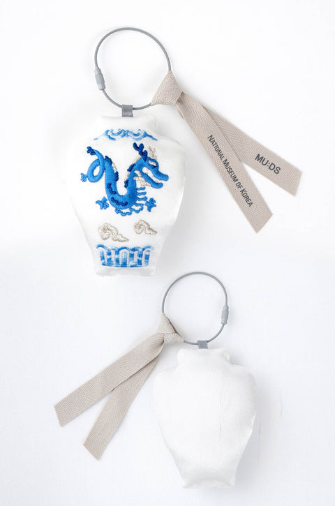 Keyring(Jar with Dragon and Cloud Keyring)