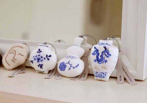 Keyring(Jar with Dragon and Cloud Keyring)