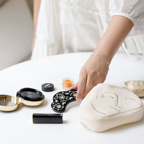 Hand Mirror (Box with chrysanthemum scroll design)