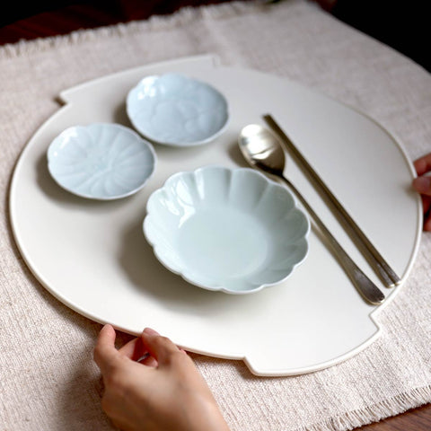 Moon-Shaped Table Mat