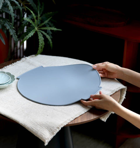 Moon-Shaped Table Mat